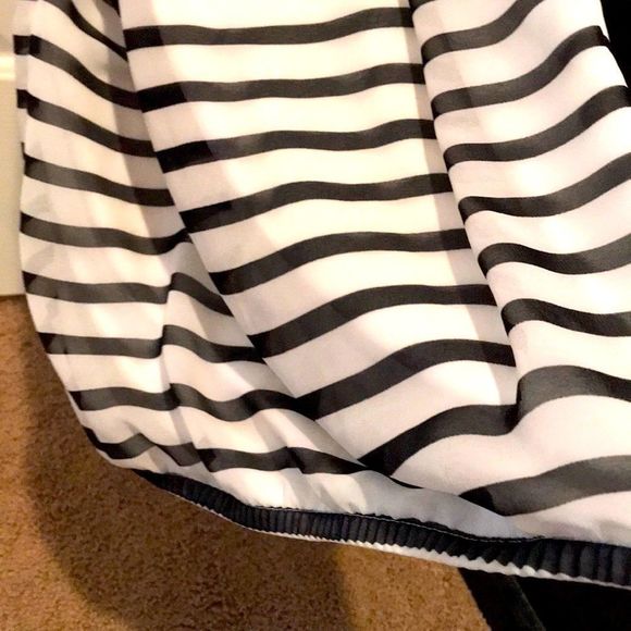 Express Black and White Stripe Top - Picture 5 of 5